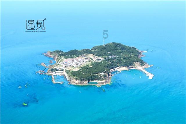 公安榆阳分局上郡路派出所上门为群众服务获赠锦旗